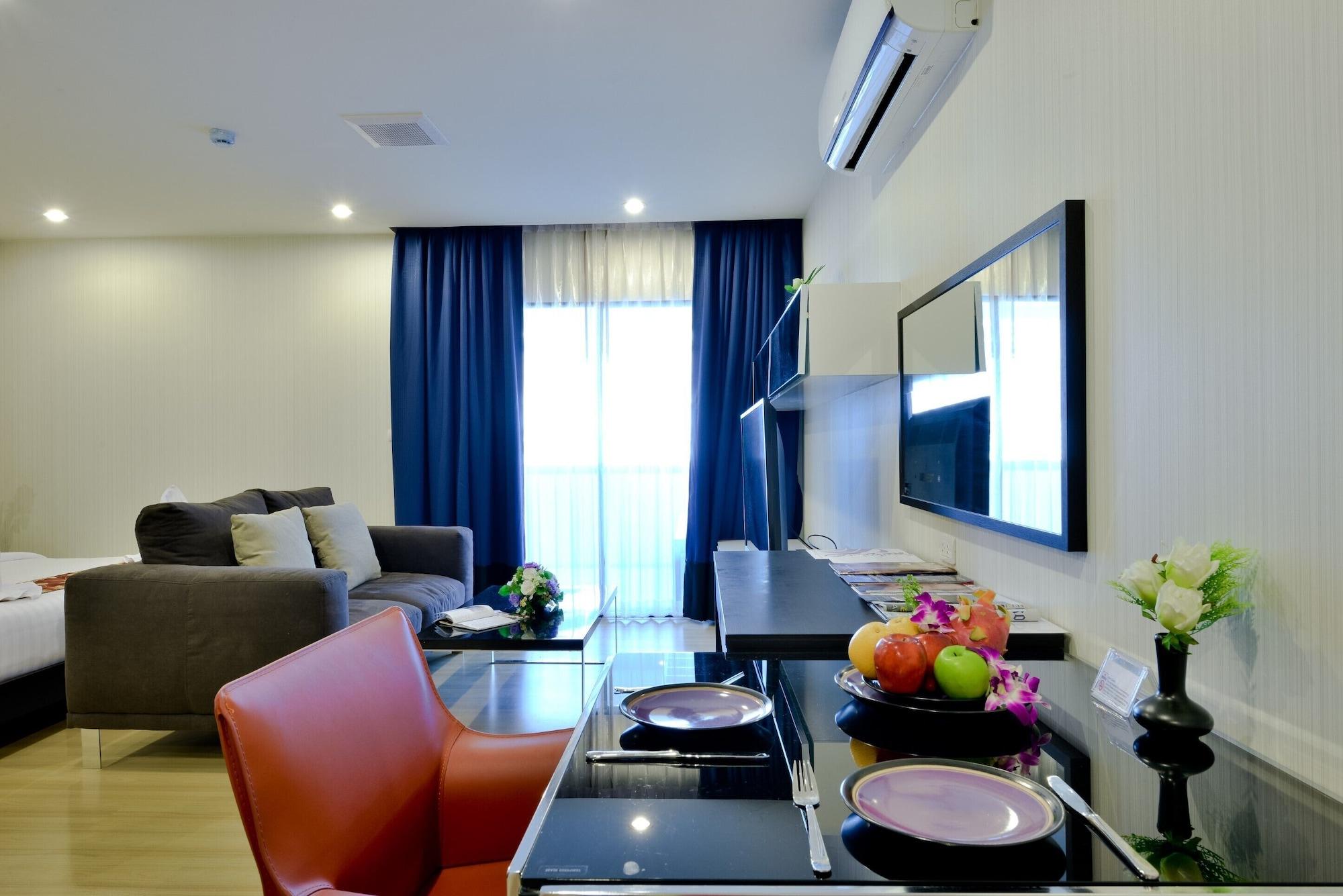 Icheck Inn Skyy Sukhumvit 1 Bangkok Bagian luar foto