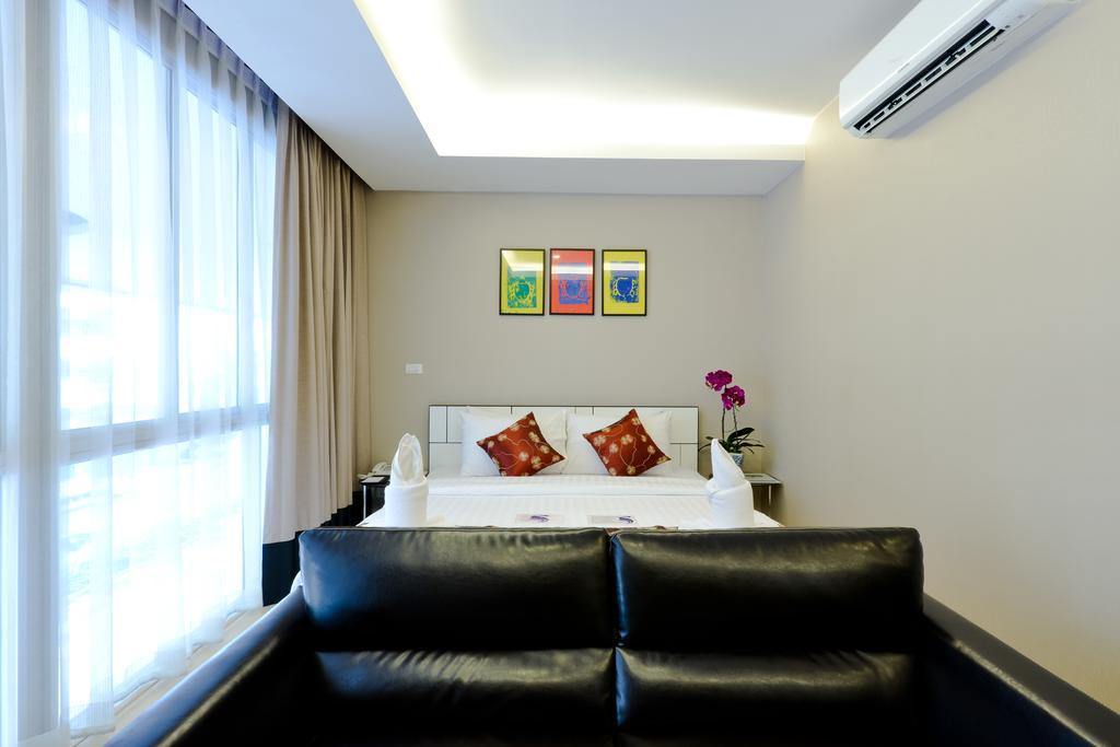 Icheck Inn Skyy Sukhumvit 1 Bangkok Bagian luar foto