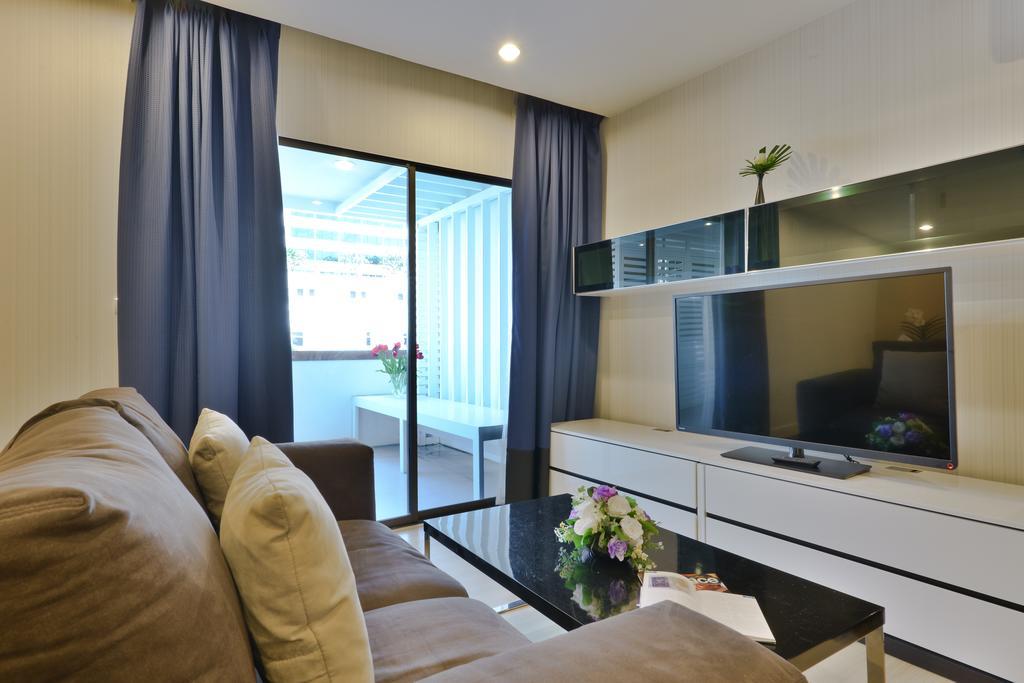 Icheck Inn Skyy Sukhumvit 1 Bangkok Bagian luar foto