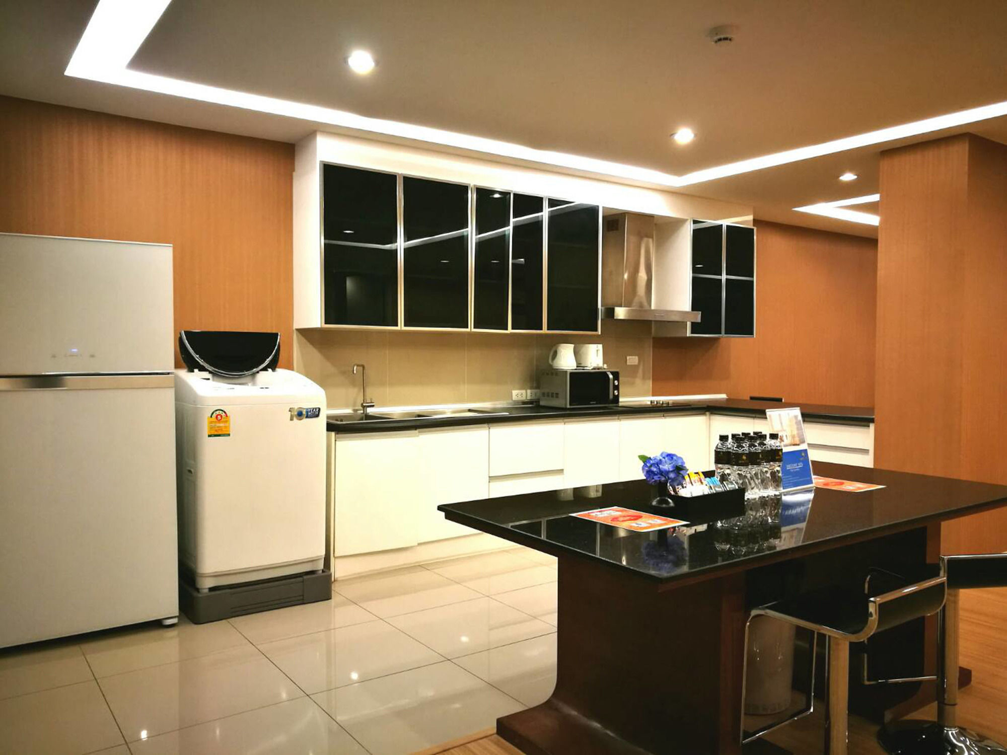 Icheck Inn Skyy Sukhumvit 1 Bangkok Bagian luar foto